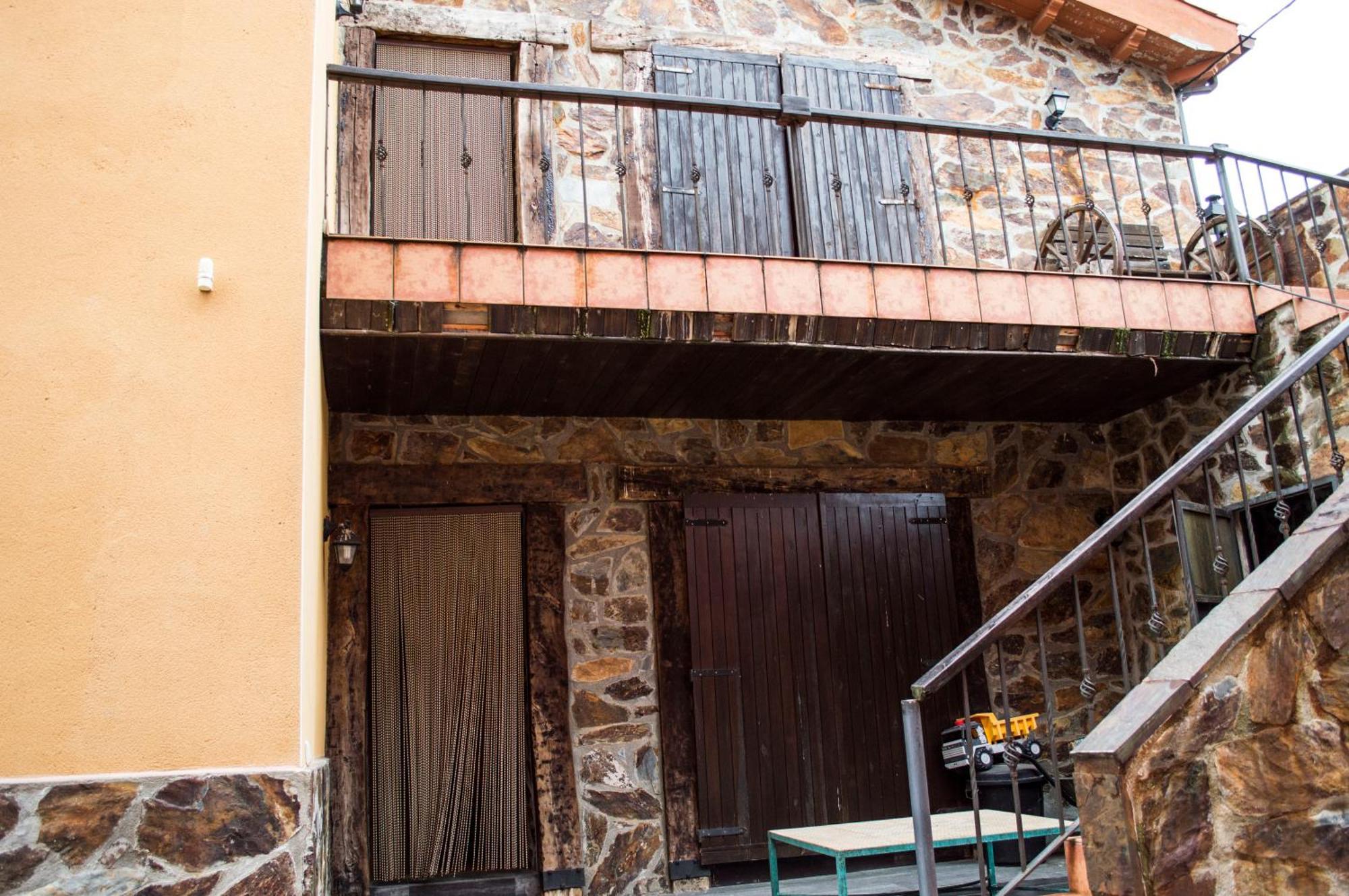 Apartamentos Rurales Alvado Tamajon Esterno foto